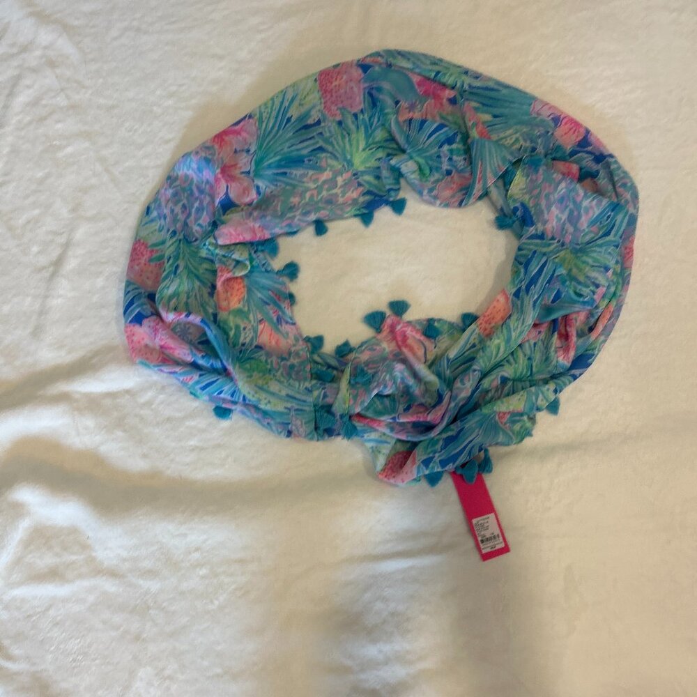 NWT Lilly Pulizter Infinity Loop Scarf - one size